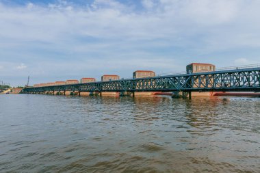 Davenport, Iowa, ABD Mississippi Nehri üzerinde hidroelektrik bitkilerin görünümü