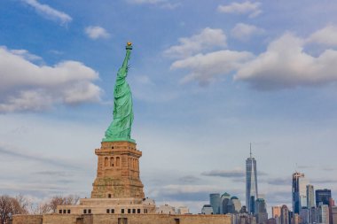Anıtı Şehir Manhattan, New York City, Amerika Birleşik Devletleri içinde binaların bakan görünümünü