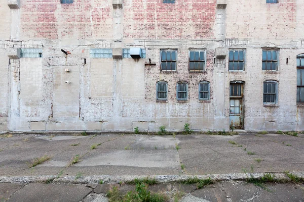 Facade Abandoned Building Windows Door — Stock Photo, Image