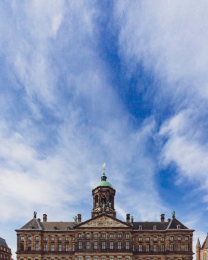 Görünümü, cephe ve Saat Kulesi, Royal Palace Amsterdam Dam Meydanı şehir Amsterdam, Hollanda