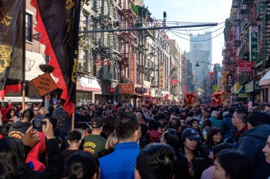 New York City, Amerika Birleşik Devletleri - 5 Şubat 2019: Chinatown Manhattan sokaklarında bir ay yeni yıl kutlama olay katılan yerli.