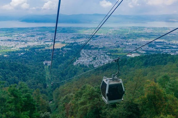 Teleferik Mount Cangshan Dali, Yunnan, Çin şehir manzarası ile seyahat