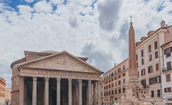 Utsikt Över Pantheon Och Obelisken Den Historiska Stadskärnan Rom Italien — Stockfoto