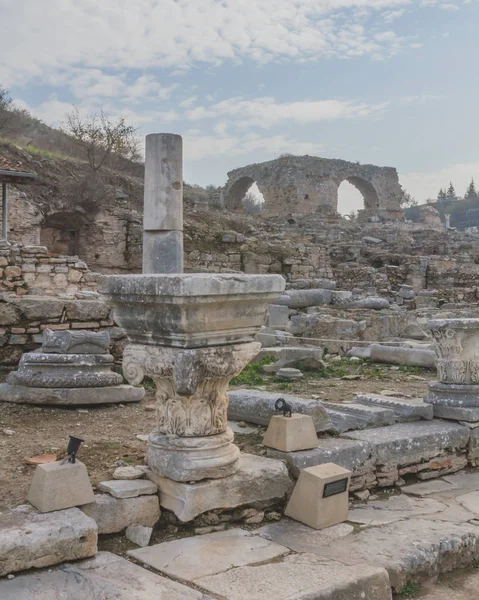 Romjai az ókori görög város Ephesus közelében Selcuk, Törökország — Stock Fotó