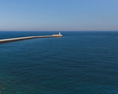 St. Elmo deniz feneri su üzerinde Valletta, Malta