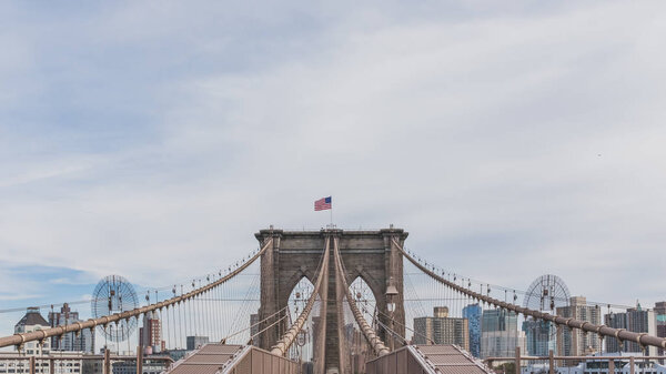 View of Brooklyn Bridge and skyline of Brooklyn, in New York, USA