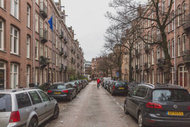 Amsterdam sokaklarında yerel bisiklet