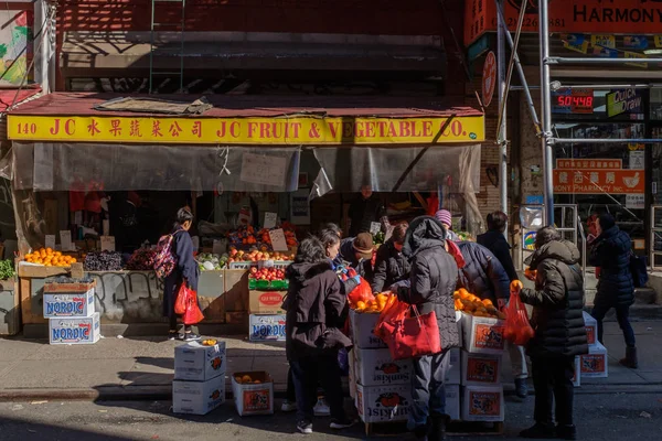 Lokální výběr pomerančů na Manhattanu Chinatown — Stock fotografie