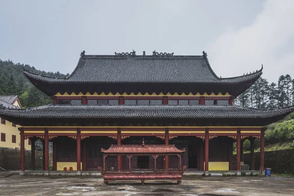 Buddhistický chrám mingyue, Mingyue moutain, Jiangxi, Čína — Stock fotografie