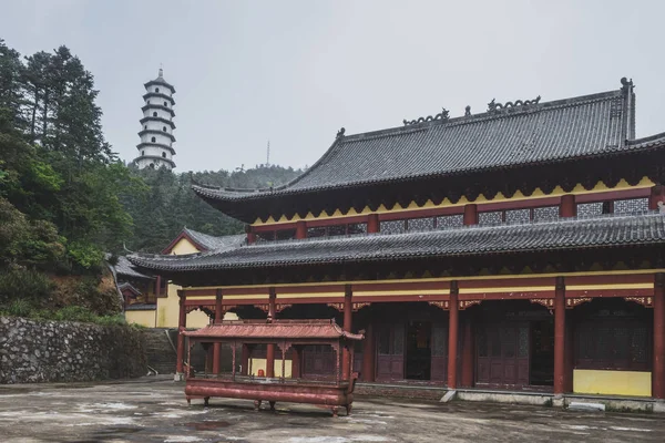 Mingyue Budist Tapınağı, Mingyue Moutain üzerinde, Jiangxi, Çin — Stok fotoğraf