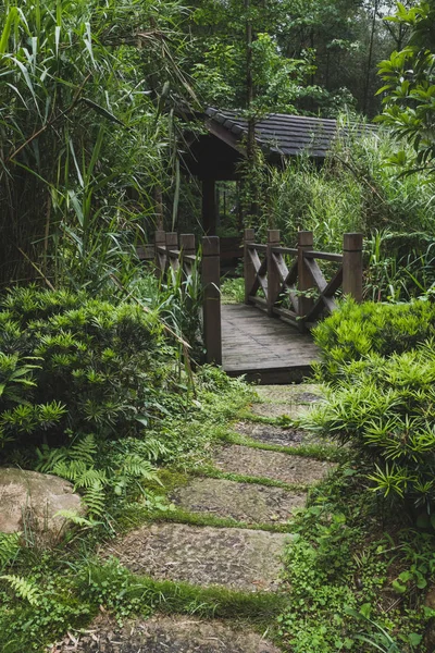 Pabellón en Mingyue Mountain, Jiangxi, China — Foto de Stock