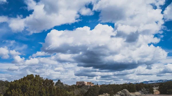 Paisaje del desierto cerca de Santa Fe, Nuevo México, EE.UU. — Foto de Stock