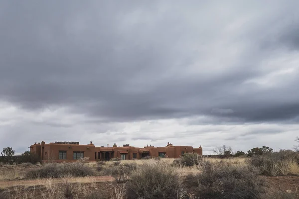 Arquitectura de estilo Pueblo en Colfax, Nuevo México, Estados Unidos — Foto de Stock