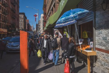 Manhattan Chinatown sokaklarında Pazar