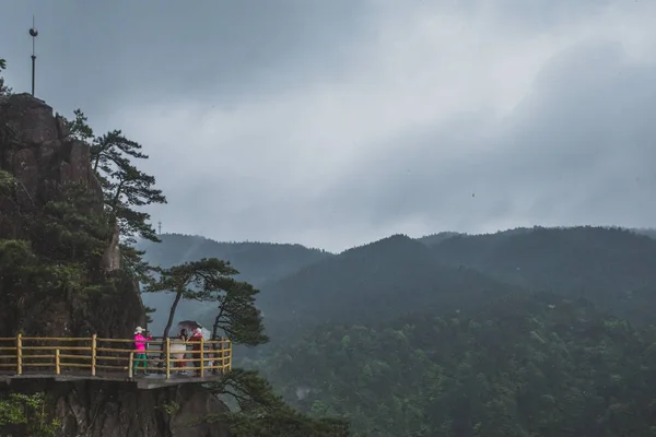 Galleria strada sulla cima del monte Mingyue — Foto Stock