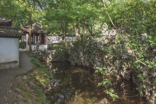 Nanxun eski kentinde Çin bahçesi, Zhejiang, Çin