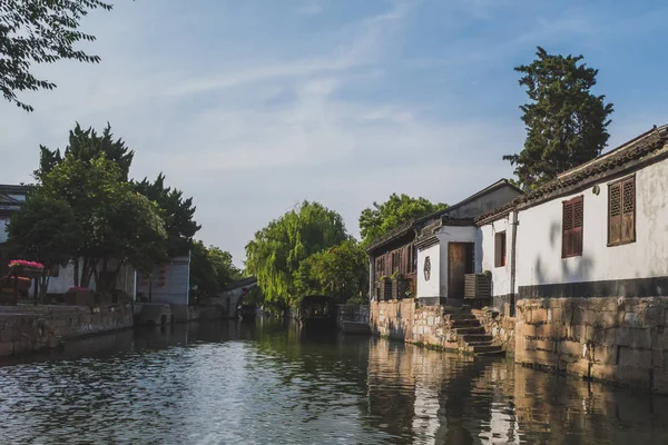 Nanxun, Çin eski kasabasında nehir tarafından Çin mimarisi