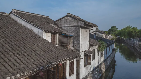 Chinesische Architektur am Fluss in der Altstadt von Nanxun, China — Stockfoto