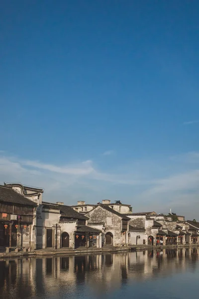 Nanxun, Çin eski kasabasında nehir tarafından Çin mimarisi