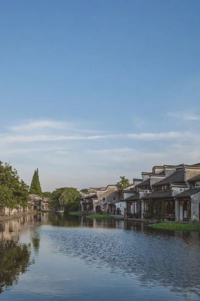 Nanxun, Çin eski kasabasında nehir tarafından Çin mimarisi