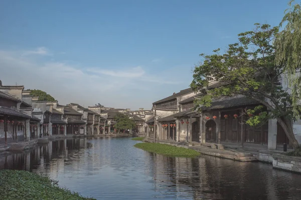Nanxun, Çin eski kasabasında nehir tarafından Çin mimarisi