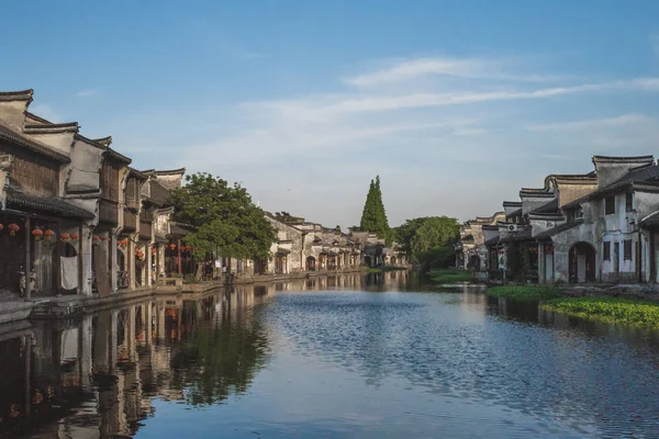 Nanxun, Çin eski kasabasında nehir tarafından Çin mimarisi