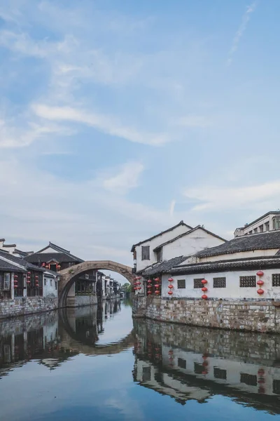 Nanxun eski kentinde su ile geleneksel Çin mimarisi,