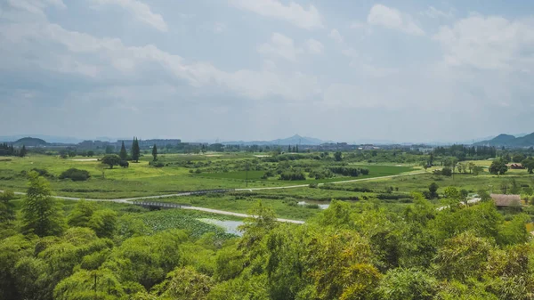 Landschaft bei archäologischen Ruinen der Stadt Liangzhu, Hangzhou, c — Stockfoto