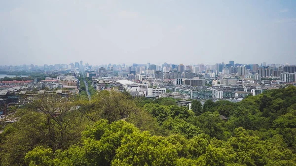 呉丘(武山)の頂上からの眺め、杭州、中国 — ストック写真