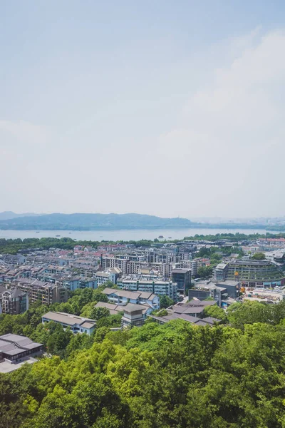 呉丘(武山)の頂上からの眺め、杭州、中国 — ストック写真