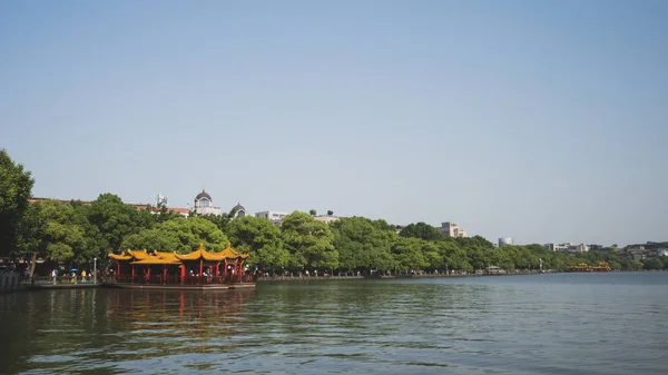 Западное озеро в Ханчжоу, Китай — стоковое фото