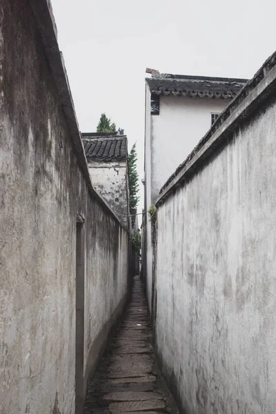 トンリの旧市街の狭い路地, 中国 — ストック写真