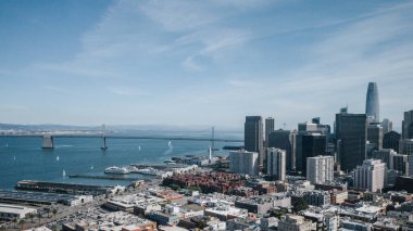 San Francisco, California, ABD 'de şehir merkezi ve San Francisco Körfezi manzarası