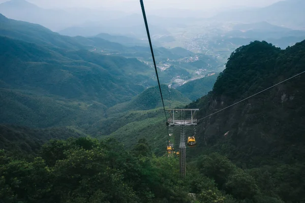 Канатные Дороги Путешествующие Горе Угун Цзянси Китай — стоковое фото