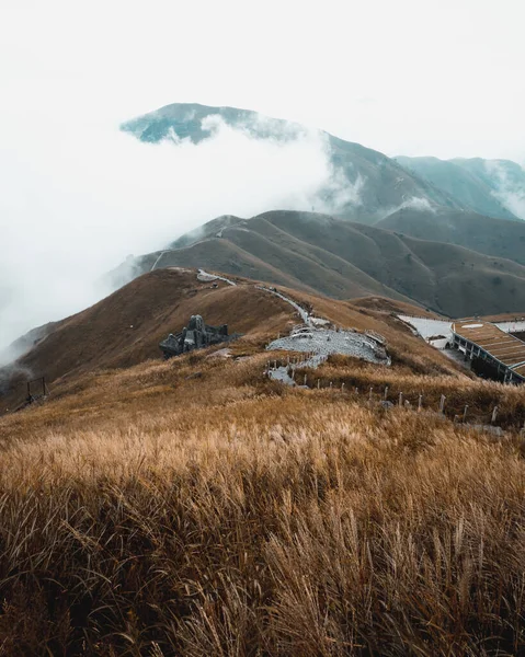 Passeio Sinuoso Cume Montanha Com Paisagem Coberta Nuvens Montanha Wugong — Fotografia de Stock