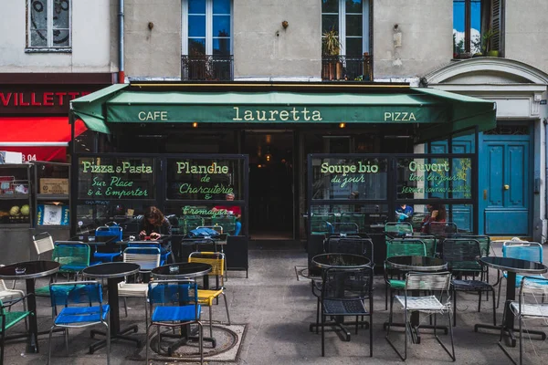 Června 2019 Paříž Francie Přední Pohled Místní Kavárnu Venkovním Posezením — Stock fotografie