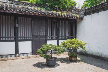 Çin 'in başkenti Shaoxing' de Lu Xun 'da geleneksel Çin mimarisi.