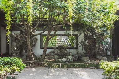 Çin 'in başkenti Shaoxing' de Lu Xun 'da geleneksel Çin mimarisi.