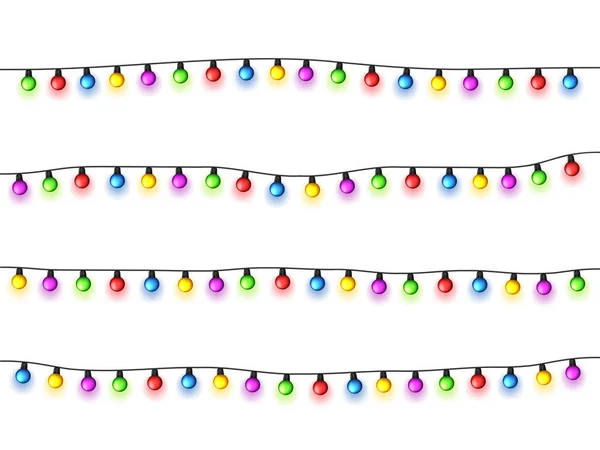 Kerstmis gloeiende lichten op witte achtergrond. slingers met gekleurde bollen. Kerstvakantie. Kerstgroet kaart ontwerp element. Nieuwjaar, winter. — Stockvector