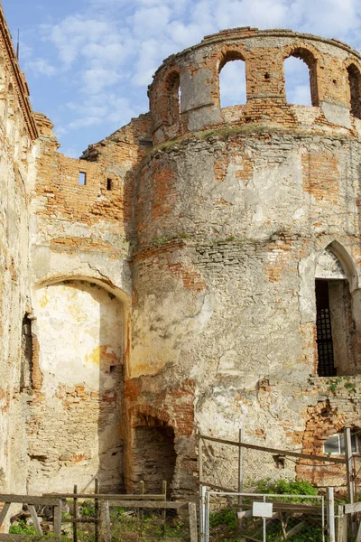 Kule. Eski kule. Eski mimari. Taş lı eski duvar. Taş Eski