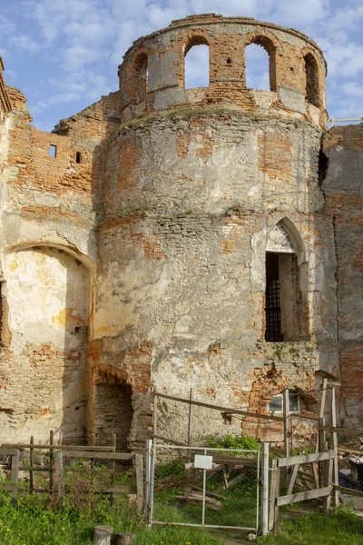 Kule. Eski kule. Eski mimari. Taş lı eski duvar. Taş Eski