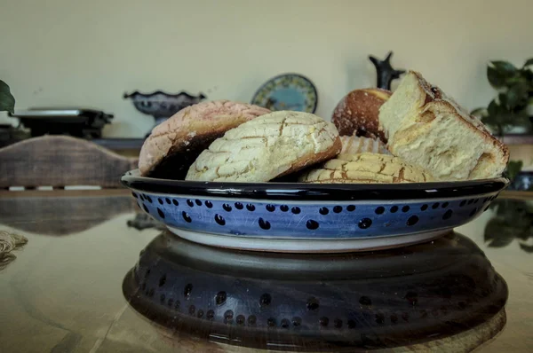 geleneksel bir şekilde yapılan tatlı ekmek parçaları