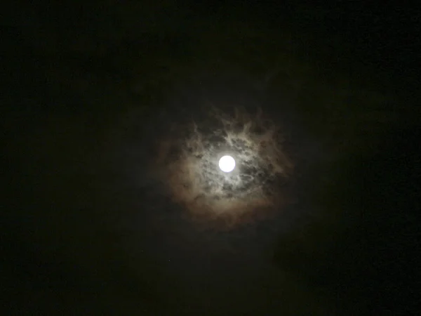 Luna Llena Con Nubes Alrededor Tonos Colores — Foto de Stock