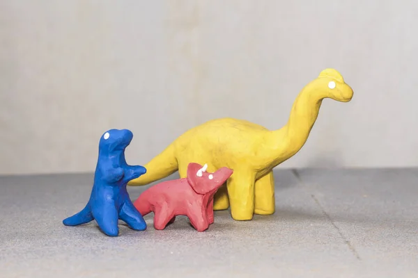 parlak renkler, el-oynamak için kalıp hamuru dinozorlar