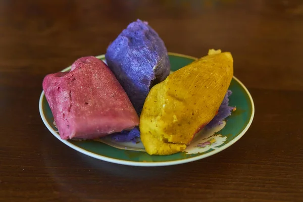 Meksika yemekleri, tatlı renkli tamales — Stok fotoğraf