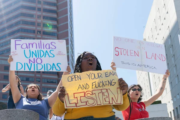 Los Ángeles Junio 2018 Activistas Sostienen Pancartas Durante Marcha Las — Foto de Stock