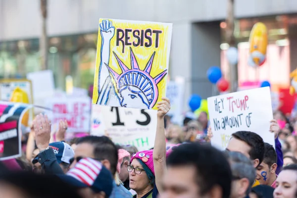 Λος Άντζελες Ηπα Ιανουαρίου 2019 Διαδηλωτές Κρατώντας Μια Πινακίδα Κατά — Φωτογραφία Αρχείου