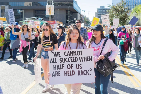 Los Angeles Usa Januari 2019 Demonstranter Med Skylt 3Rd Womens Royaltyfria Stockbilder
