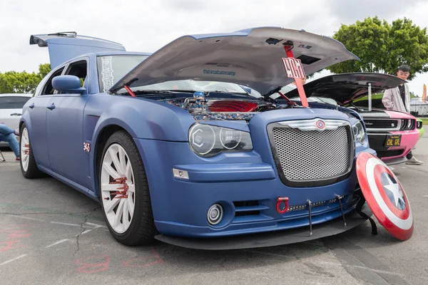 Chrysler 300 exhibido en Torqued tour — Foto de Stock