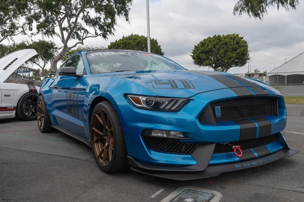 Americké svalové auto Ford Mustang vystavoval na torqued Tour — Stock fotografie